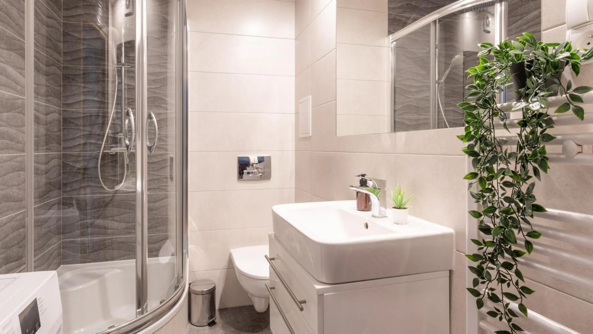 Apartment Mia Stepinska Near The Royal Lazienki Warsaw