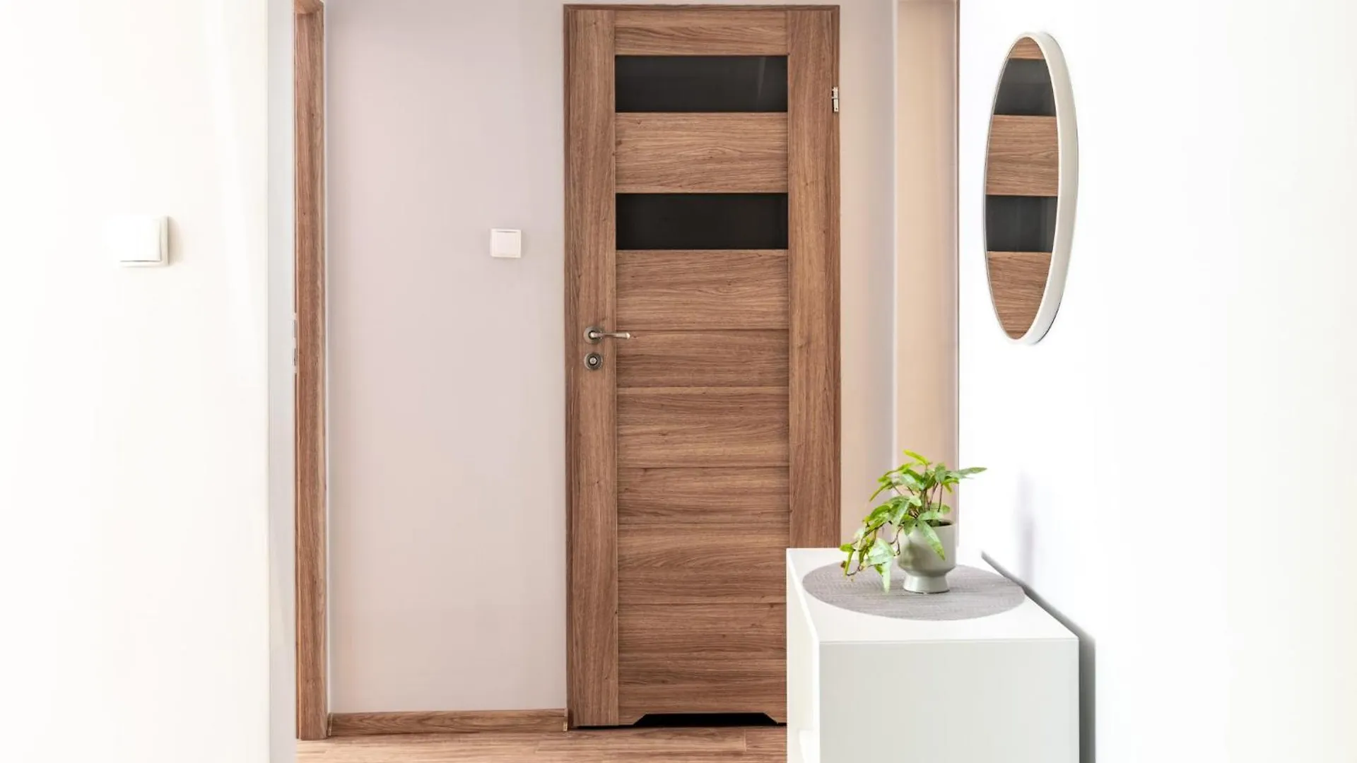 Apartment Mia Stepinska Near The Royal Lazienki Warsaw